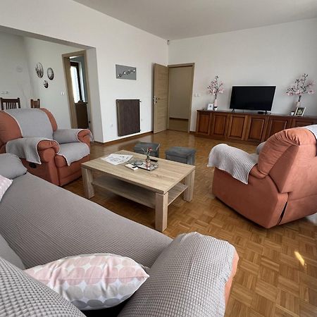 איזולה Magnolia Apartments מראה חיצוני תמונה