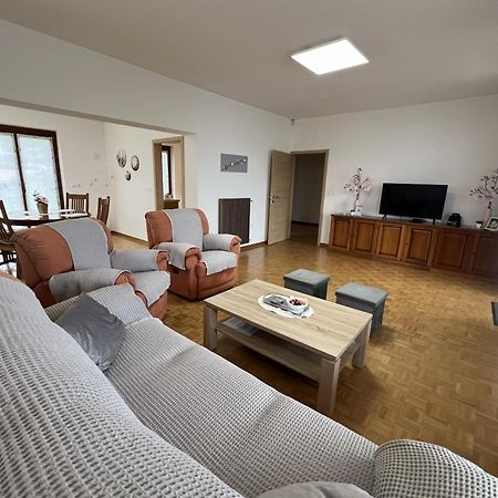 איזולה Magnolia Apartments מראה חיצוני תמונה